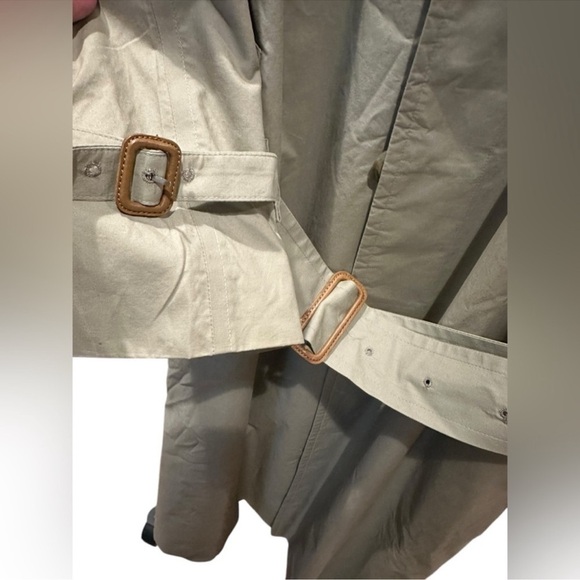 Vintage Burberry Classic Beige Trench Coat size 40 runs big XL - Picture 10 of 16